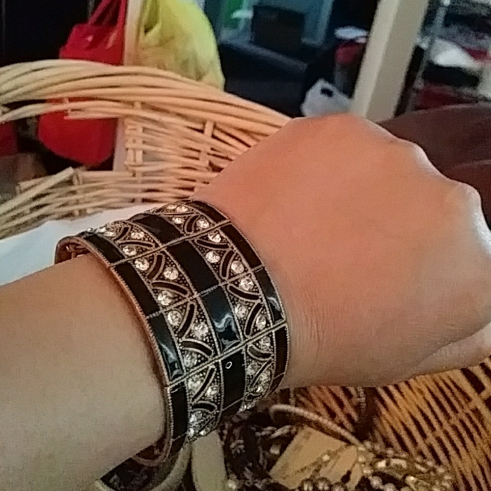 Bracelets must go